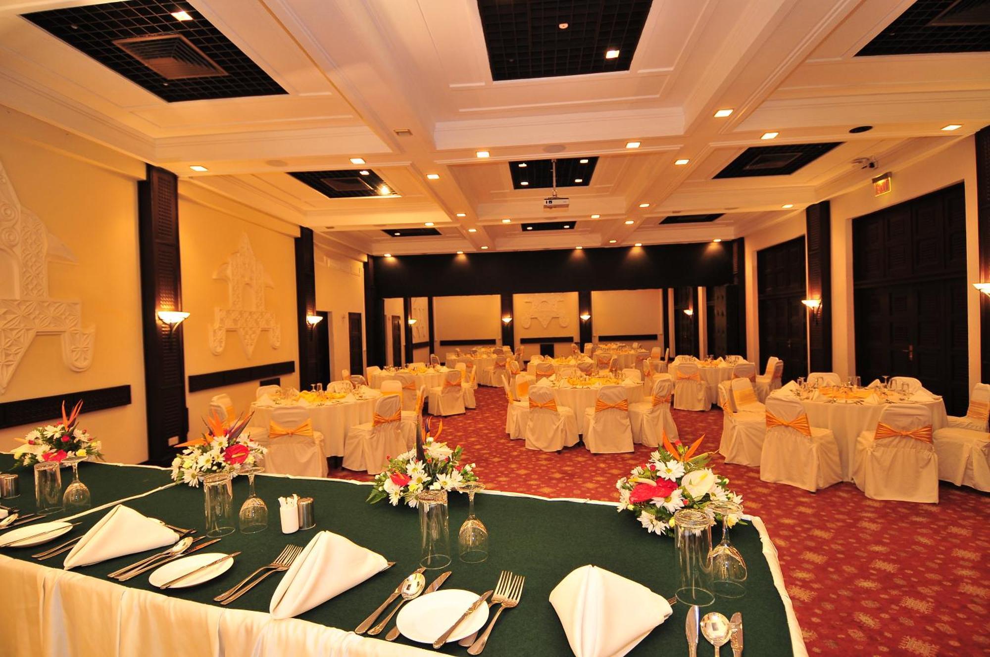 Mombasa Continental Resort Shanzu Exterior foto